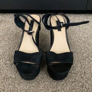 Platform sandal heels size 5.5